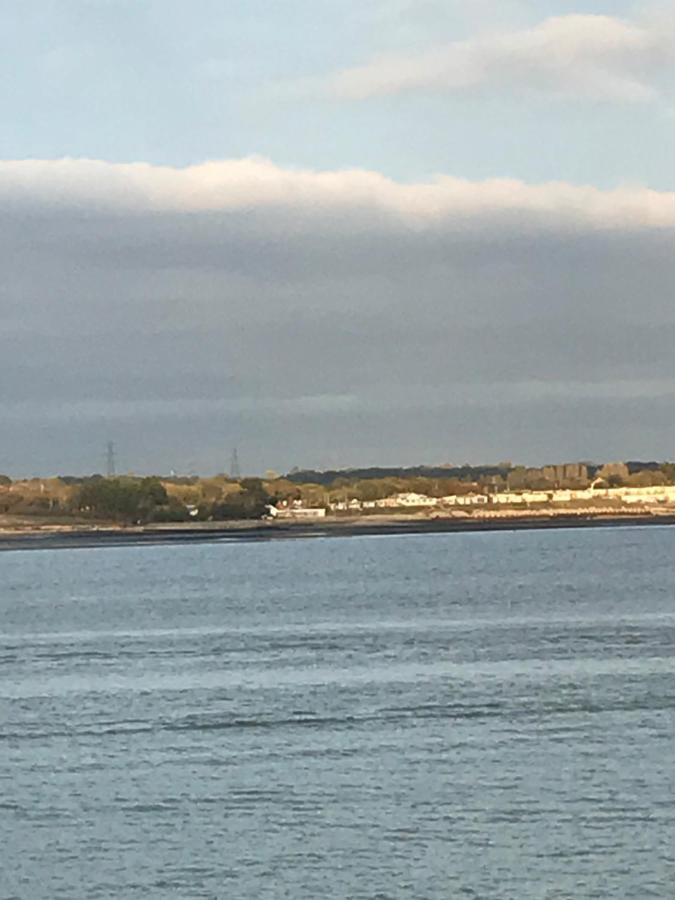 Cove Cott Guest Accommodation Warsash ภายนอก รูปภาพ