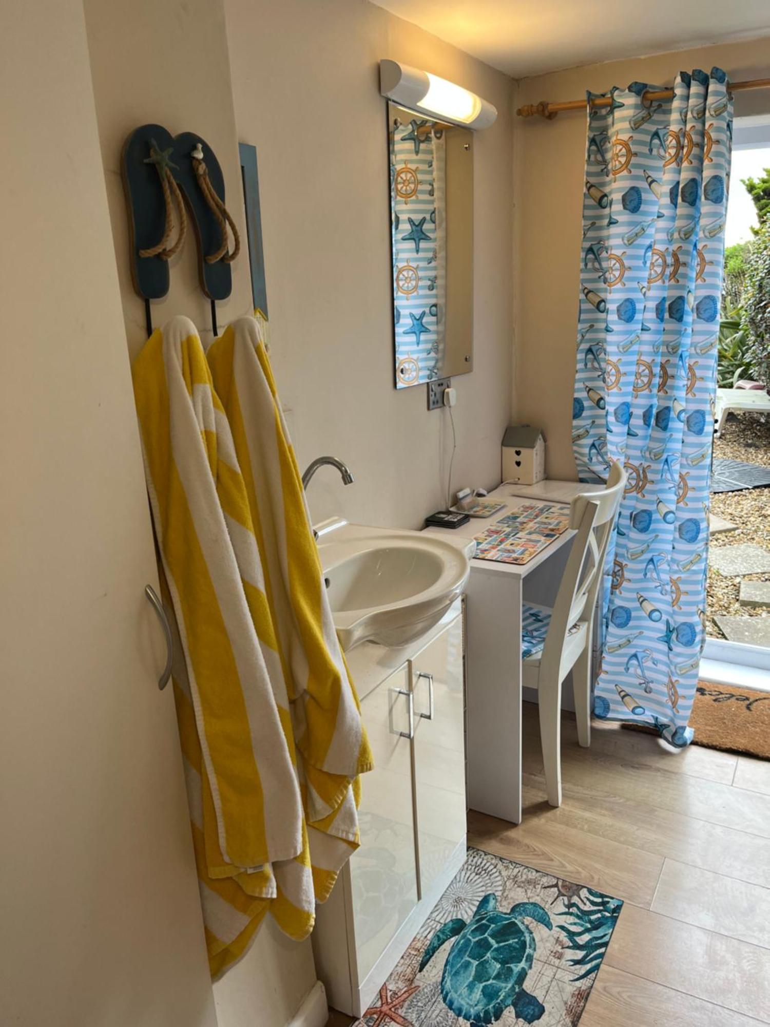 Cove Cott Guest Accommodation Warsash ภายนอก รูปภาพ